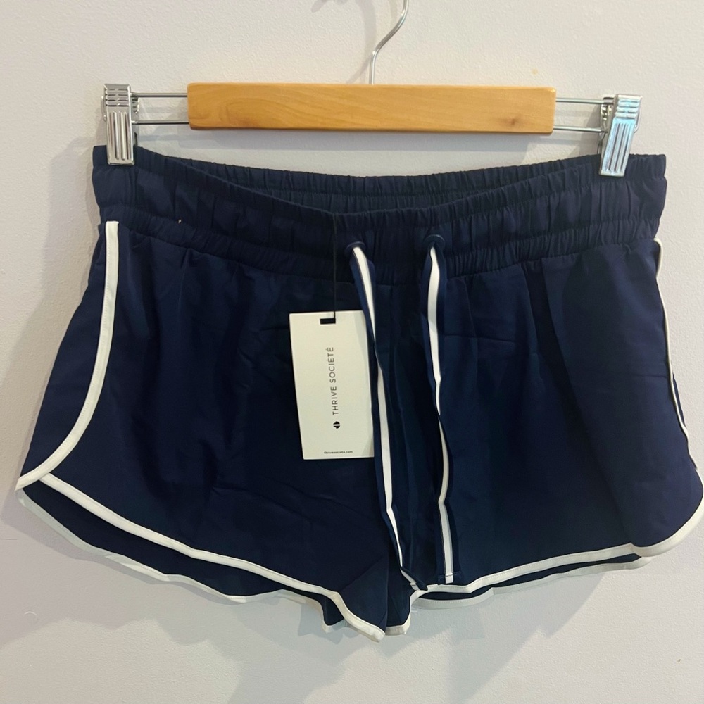 THRIVE SOCIETE Women's Finish Line Running Short | Navy